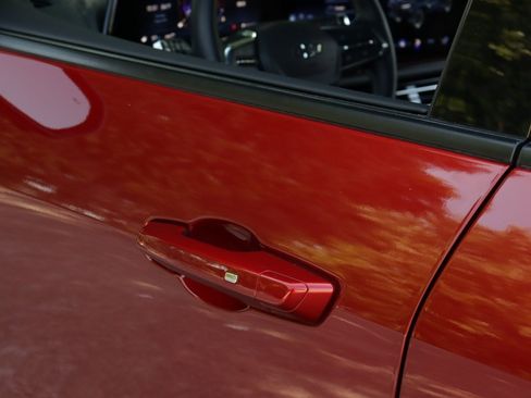 Used 2024 Chevrolet Traverse Z71 image 39