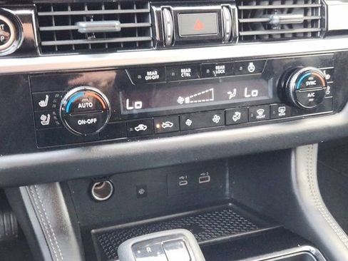 Used 2024 Nissan Pathfinder Platinum w/ Cargo Package image 21