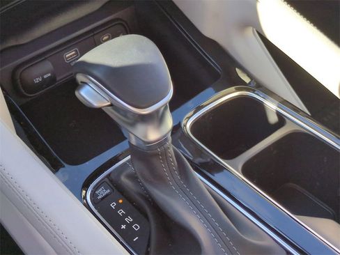 Certified 2025 Kia Telluride EX w/ EX Captain's Chair Package image 15