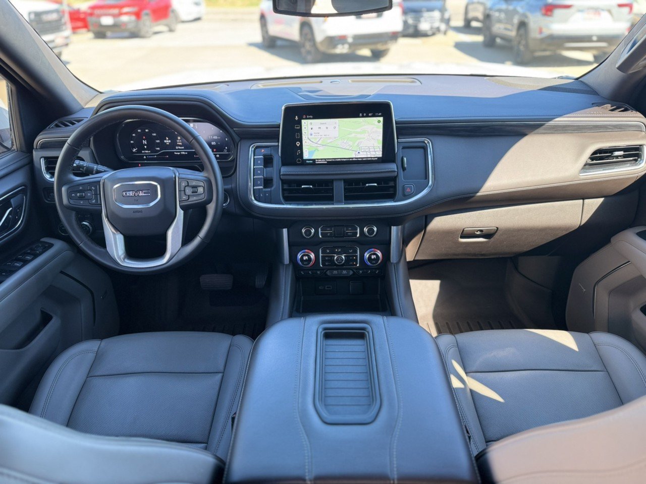 Used 2023 GMC Yukon SLT w/ SLT Premium Package AWD/4WD image 10