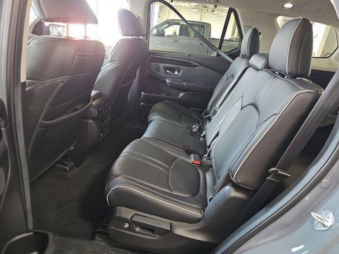 Used 2024 Honda Pilot Elite image 8