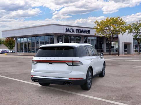 Used 2026 Lincoln Aviator AWD image 8
