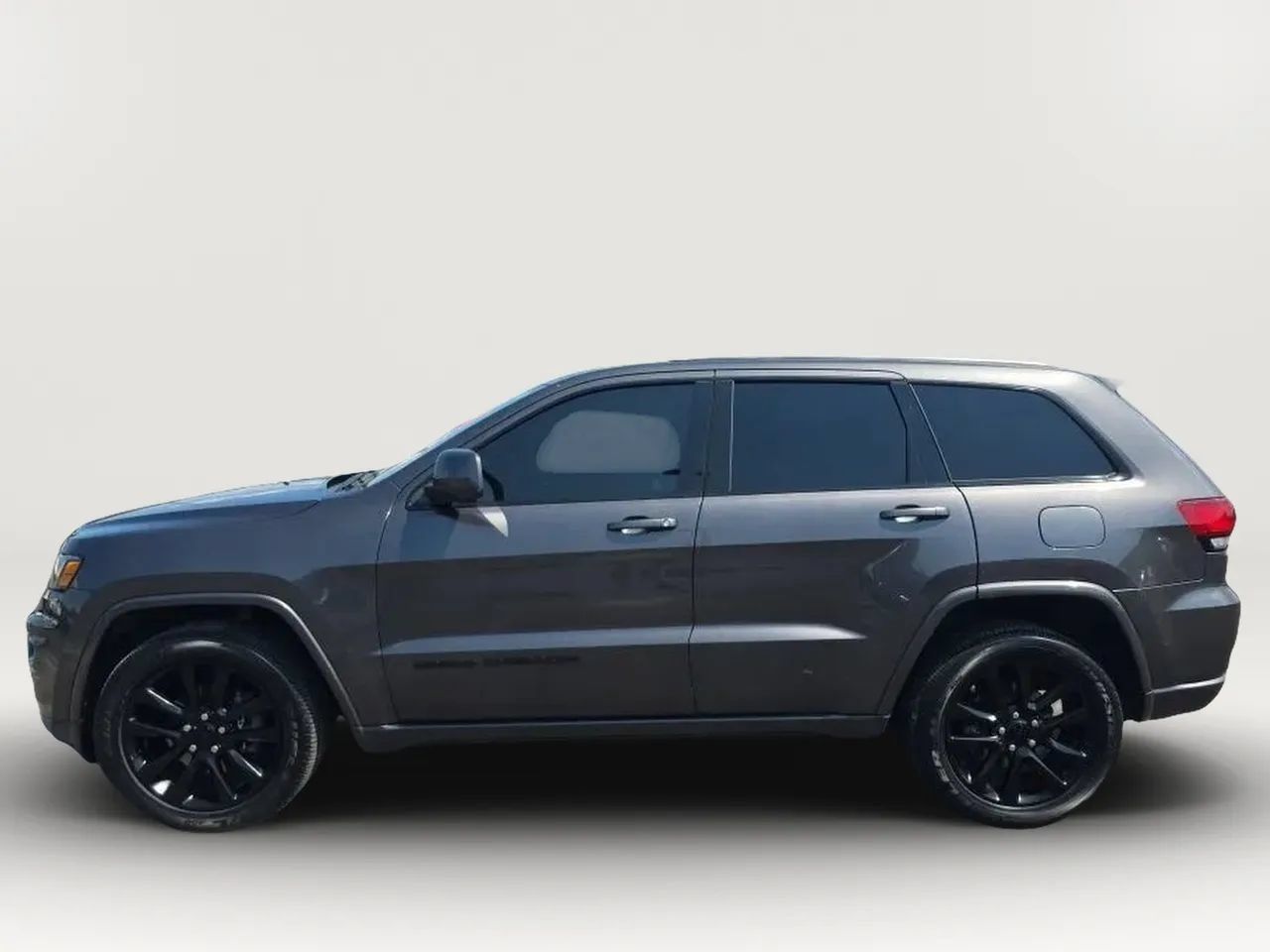 Used 2019 Jeep Grand Cherokee Altitude AWD/4WD image 5