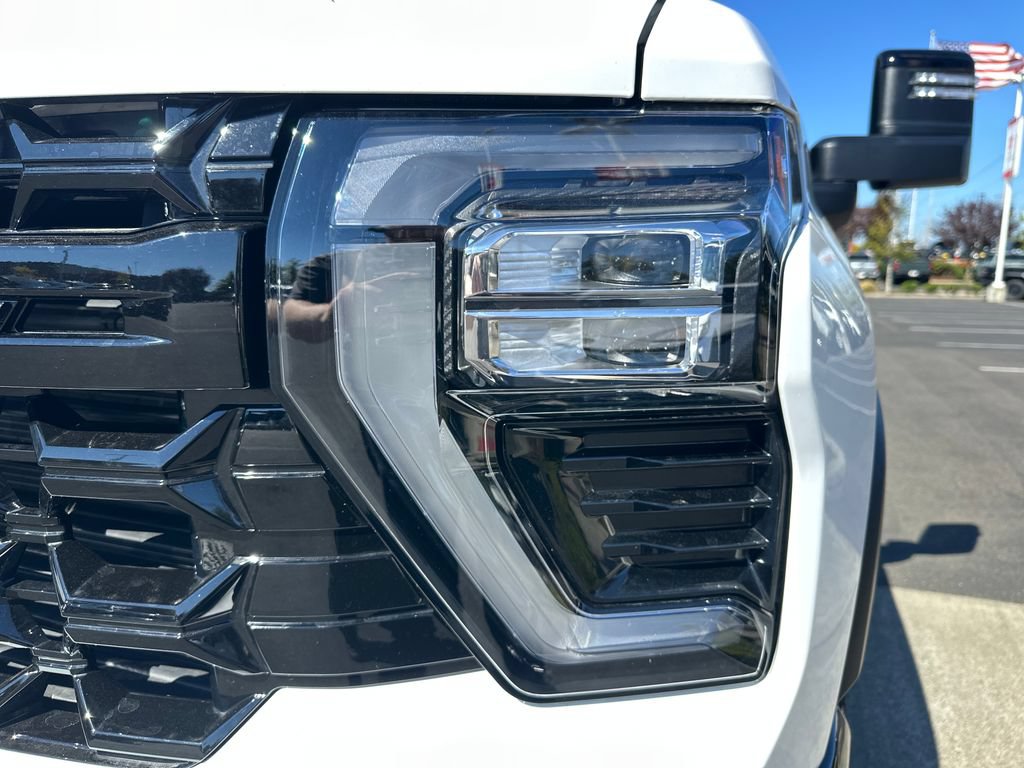 Used 2026 Chevrolet Silverado 2500 ZR2 w/ LPO, Dark Essentials Package AWD/4WD image 9
