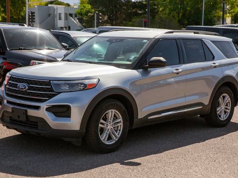 Used 2023 Ford Explorer XLT RWD image 9