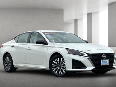 Used 2025 Nissan Altima 2.5 SV