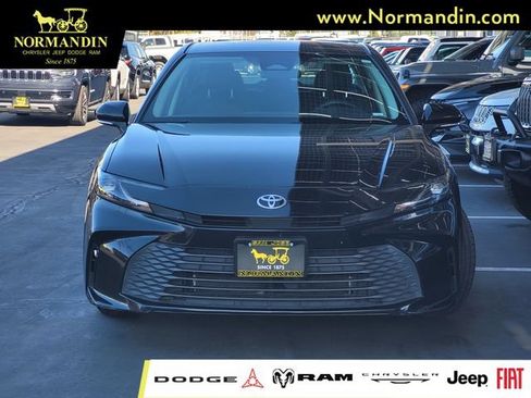 Used 2025 Toyota Camry LE FWD image 2