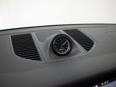 New 2025 Porsche Macan image 25