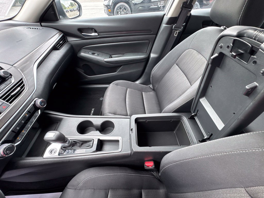 Used 2025 Nissan Altima 2.5 SV FWD image 20