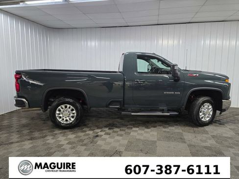 Used 2025 Chevrolet Silverado 2500 LT AWD/4WD image 2