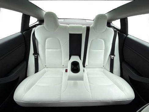 Used 2021 Tesla Model 3 Long Range image 17