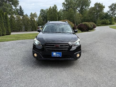 Used 2017 Subaru Outback 3.6R Limited AWD/4WD image 3