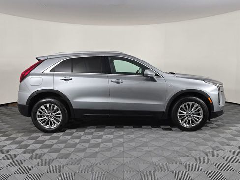 Used 2024 Cadillac XT4 Premium Luxury image 2