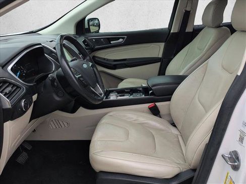 Used 2019 Ford Edge Titanium image 14