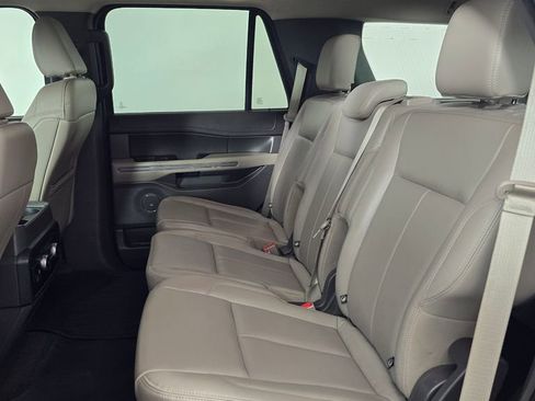 Used 2021 Ford Expedition XLT RWD image 12