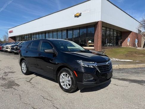 Used 2022 Chevrolet Equinox LS AWD/4WD image 1