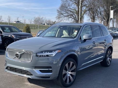 Certified 2023 Volvo XC90 T8 Plus image 3