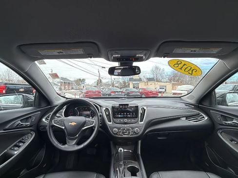 Used 2018 Chevrolet Malibu LT w/ Leather Package image 21