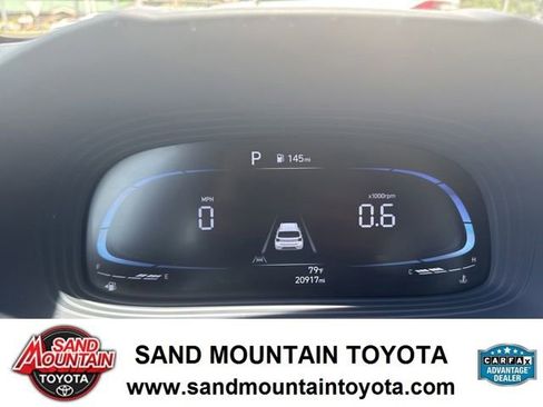 Used 2024 Hyundai Venue Limited FWD image 15