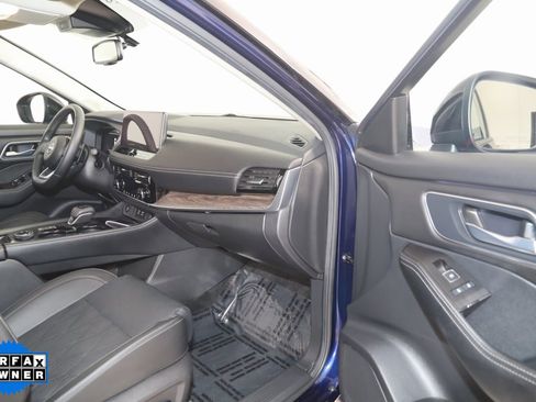 Used 2024 Nissan Rogue Platinum image 48