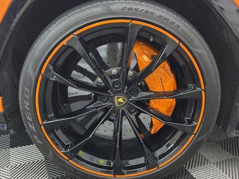 Used 2021 Lamborghini Urus AWD/4WD image 14