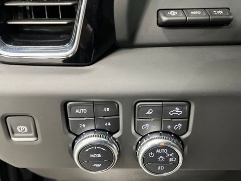 Used 2024 GMC Sierra 1500 Denali w/ Denali Reserve Package AWD/4WD image 32