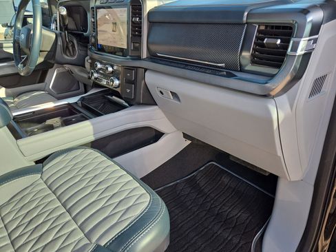 Used 2024 Ford F250 Limited w/ FX4 Off-Road Package image 28