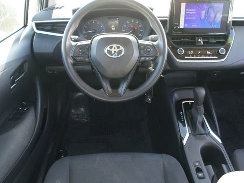 Used 2023 Toyota Corolla LE image 5