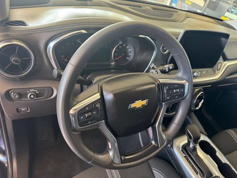 Used 2025 Chevrolet Blazer LT FWD image 24