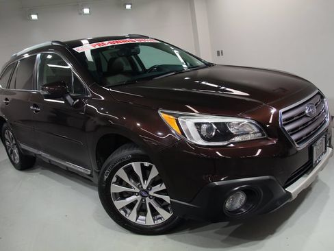 Used 2017 Subaru Outback 3.6R Touring AWD/4WD image 10