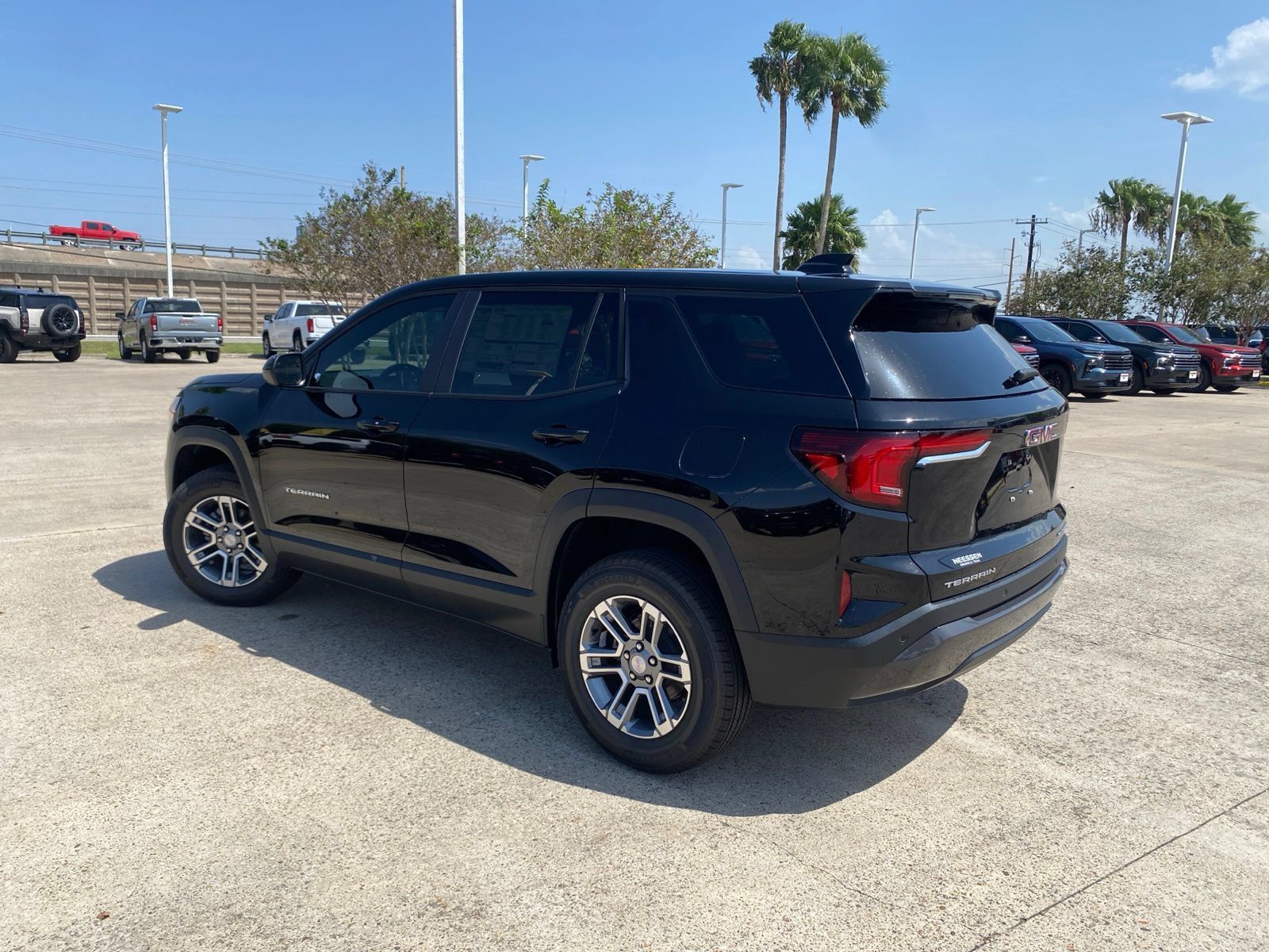 New 2027 GMC Terrain Elevation w/ LPO, Floor Liner Package FWD image 5