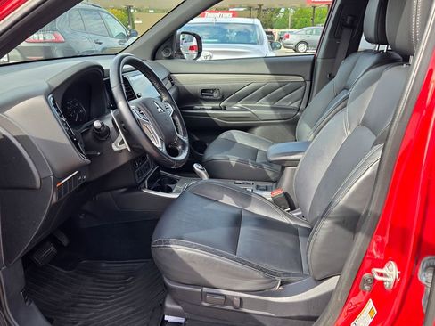 Used 2019 Mitsubishi Outlander SEL image 30