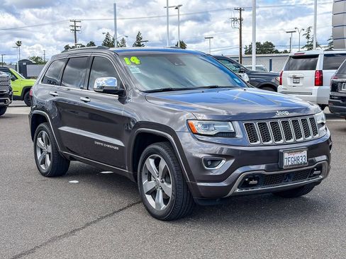 Used 2014 Jeep Grand Cherokee Overland w/ Advanced Technology Group AWD/4WD image 5