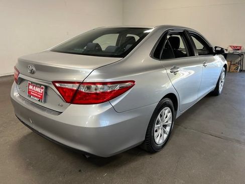 Used 2015 Toyota Camry LE FWD image 3