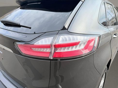 Used 2019 Ford Edge SE image 13