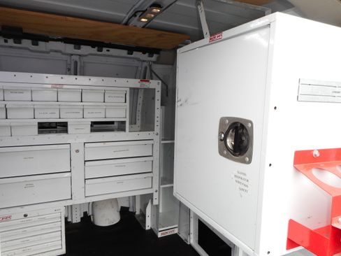 Used 2015 GMC Savana 3500 image 22