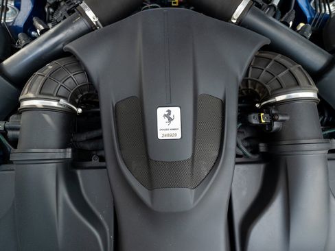 Used 2019 Ferrari Portofino RWD image 73