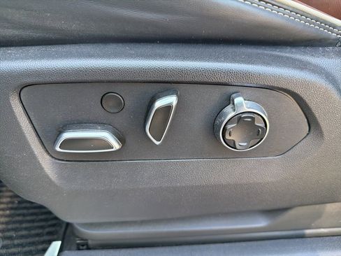 Used 2024 GMC Sierra 2500 Denali Ultimate image 11