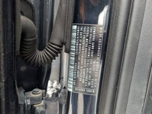 Used 2013 Volkswagen Beetle 2.0T image 26