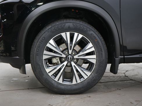 Used 2023 Nissan Rogue SV w/ SV Premium B Package AWD/4WD image 32