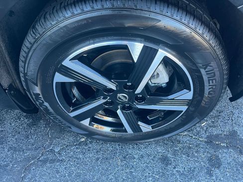 Used 2025 Nissan Sentra SV image 23