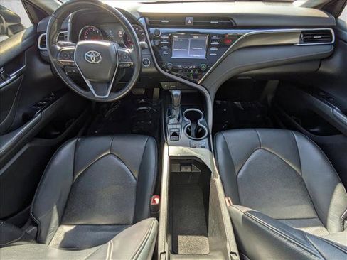 Used 2018 Toyota Camry XSE image 25