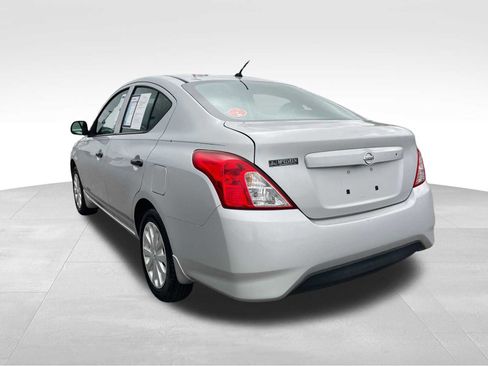 Used 2015 Nissan Versa S FWD image 7