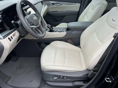 Certified 2023 Cadillac XT5 Premium Luxury AWD/4WD image 18