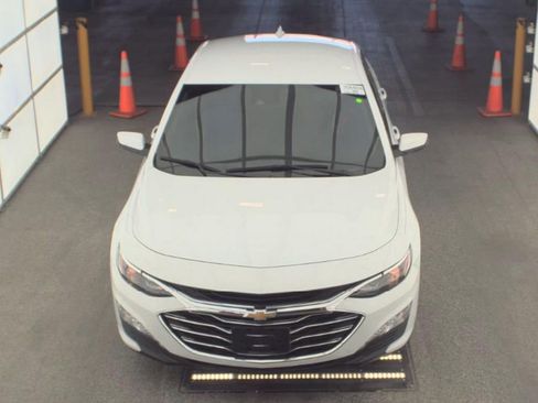 Used 2023 Chevrolet Malibu LT FWD image 2