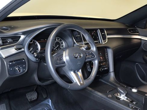 Used 2020 INFINITI QX50 Essential w/ Edition 30 Package AWD/4WD image 8