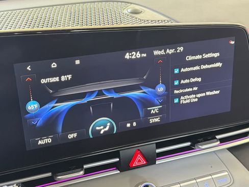 Used 2025 Hyundai Elantra Limited FWD image 8