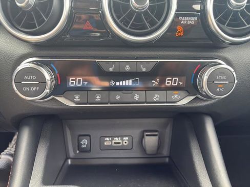 Used 2025 Nissan Sentra SR w/ SR Premium Package image 23