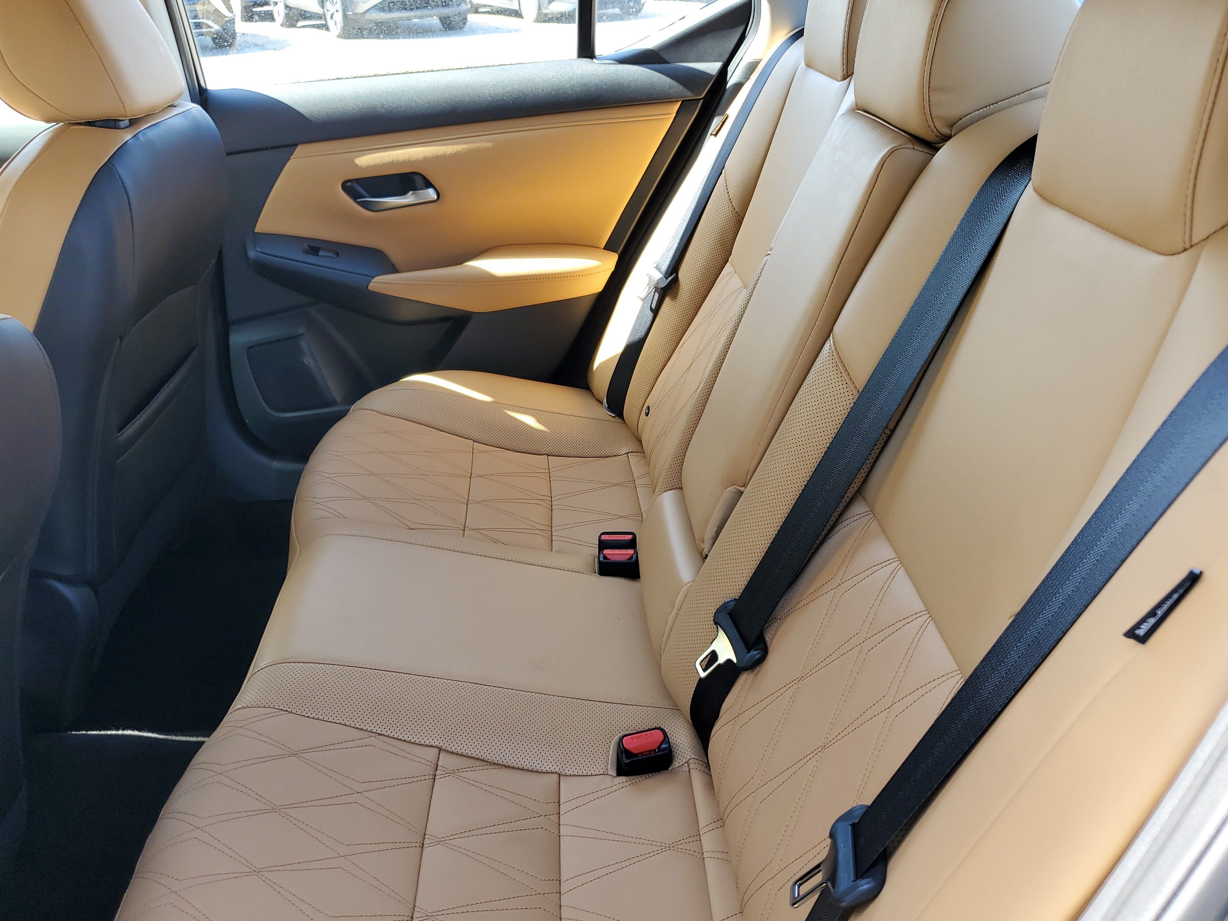 Used 2023 Nissan Sentra SV w/ SV Premium Package FWD image 7