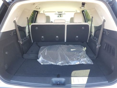 New 2025 Nissan Pathfinder SL image 7